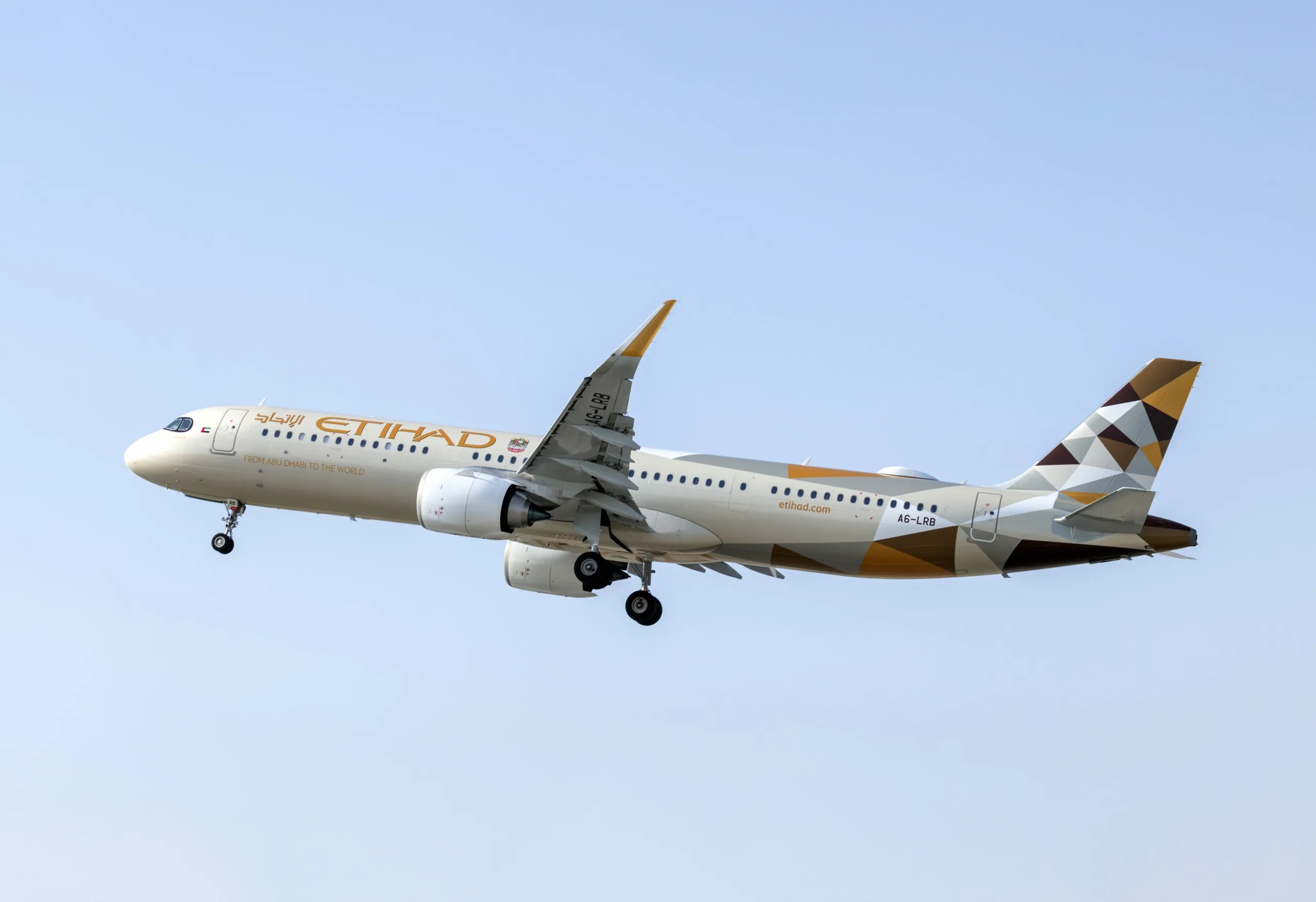 Etihad Airways hits 300 daily flights as passenger numbers rise