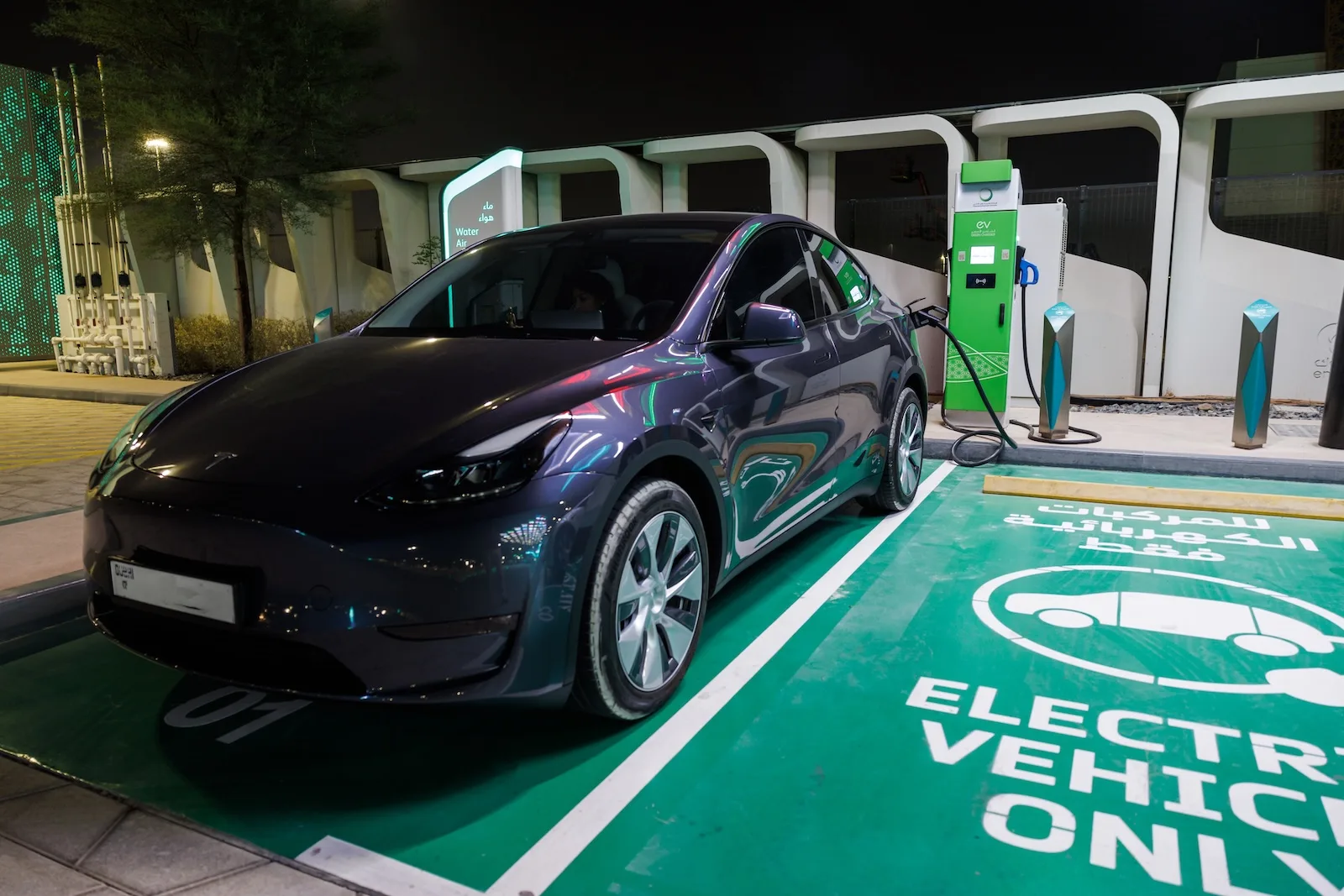 Dubai utility DEWA, Dubai Taxi sign long-term deal to roll out ultra-fast EV chargers across emirate