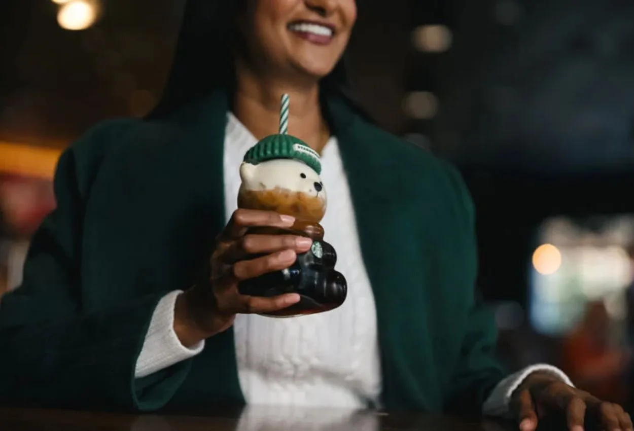 Revealed The frenzy behind the viral Starbucks Bearista cup Lana News(02)
