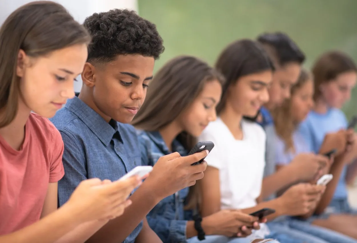 Meta begins deactivating accounts of Australian teenagers