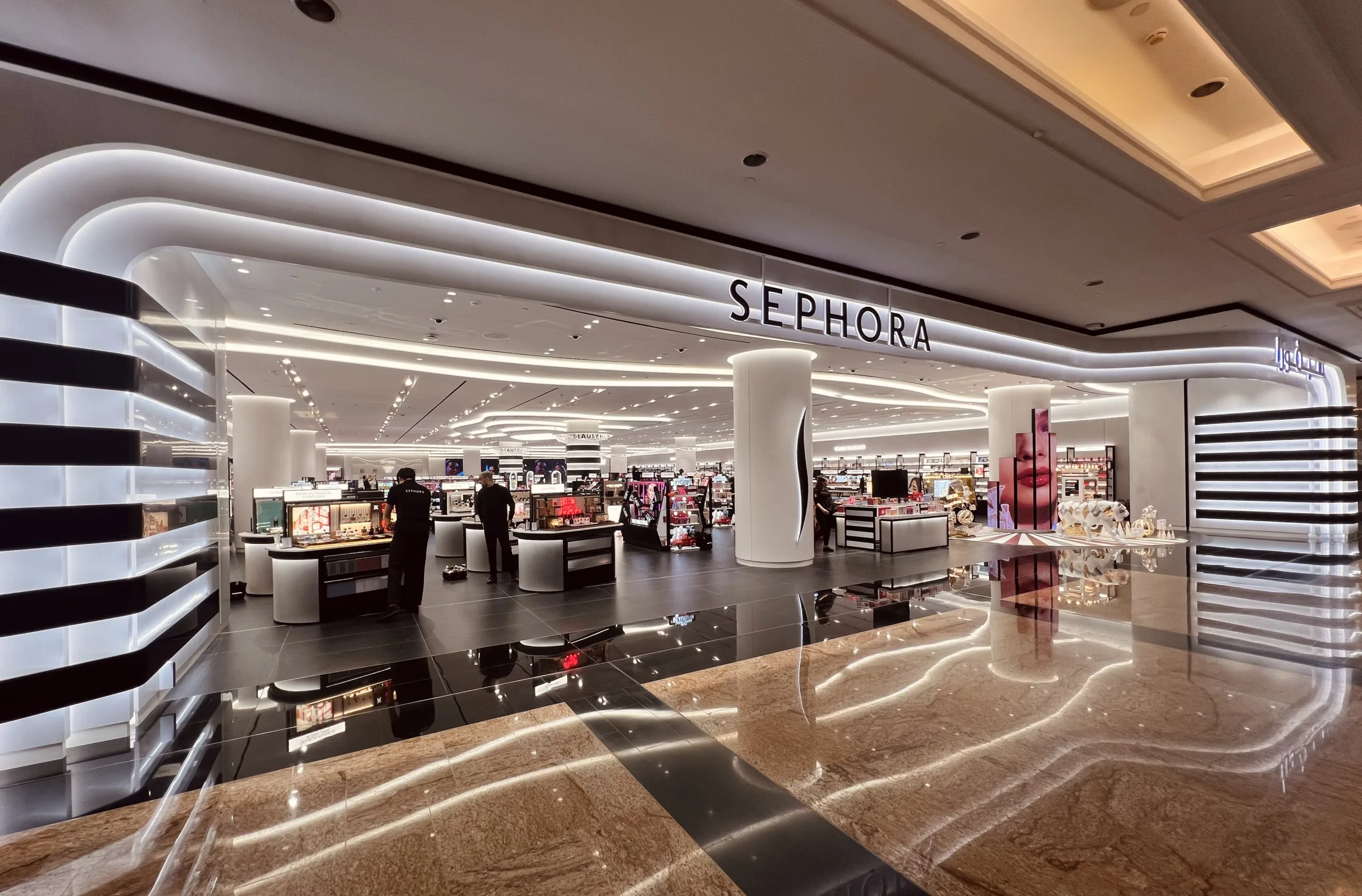 Mall of the Emirates opens 100 new stores in AED5bn expansion