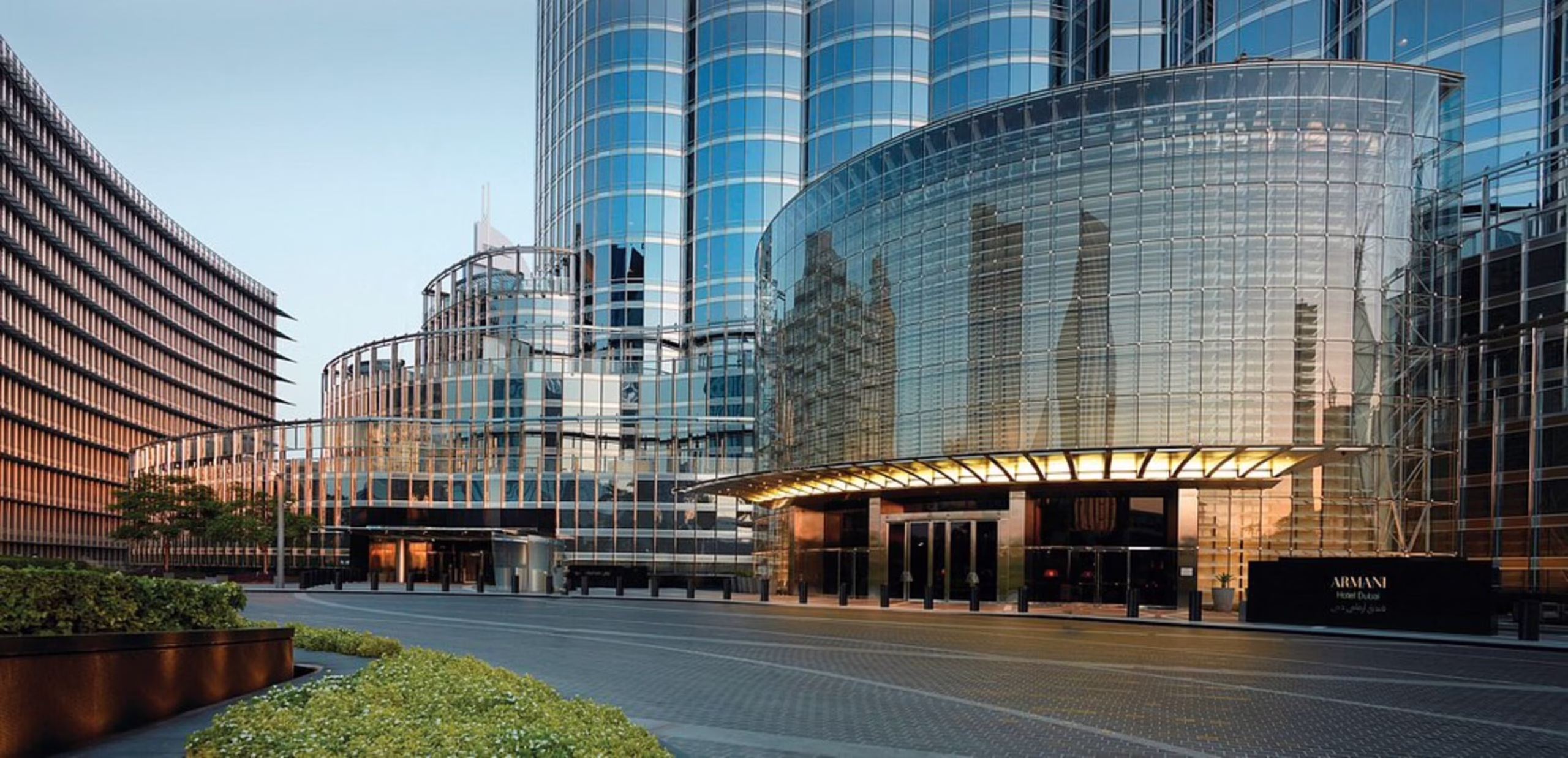 Mohamed Alabbar and Shah Rukh Khan Attend Dubai Mall Fashion Awards at Armani Hotel