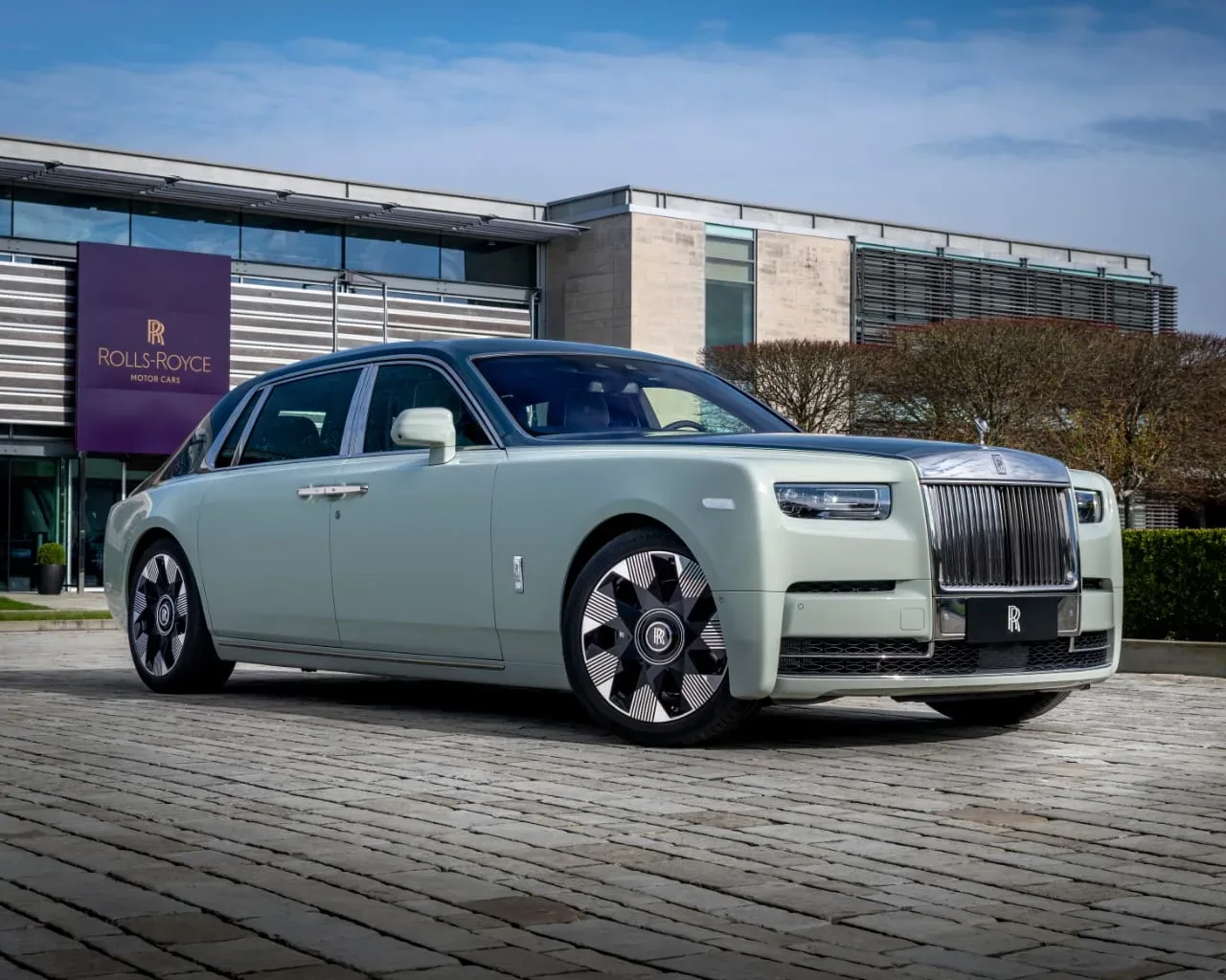 Rolls-Royce unveils Spectre Series II