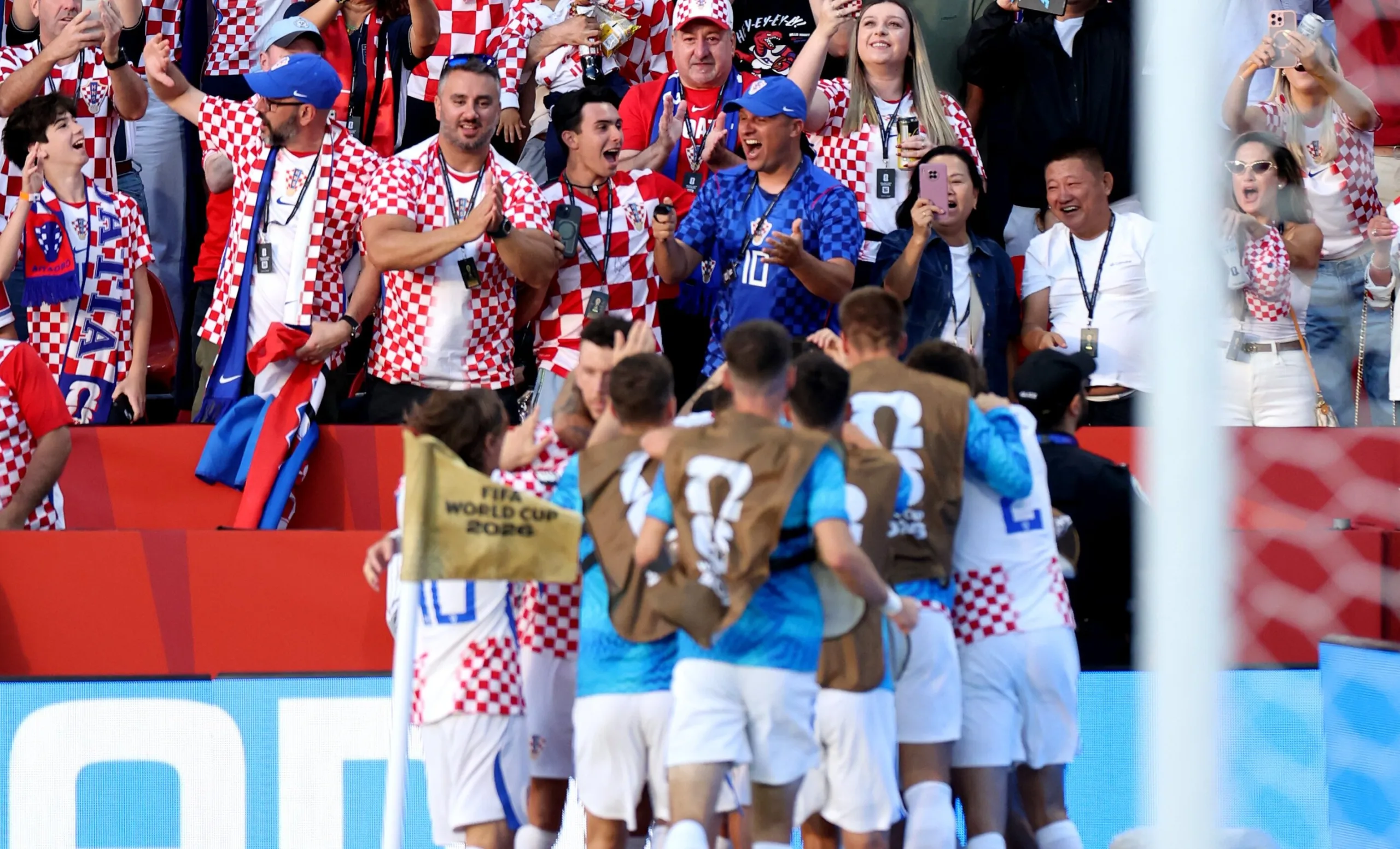 Croatia beat Panama to revive World Cup knockout hopes