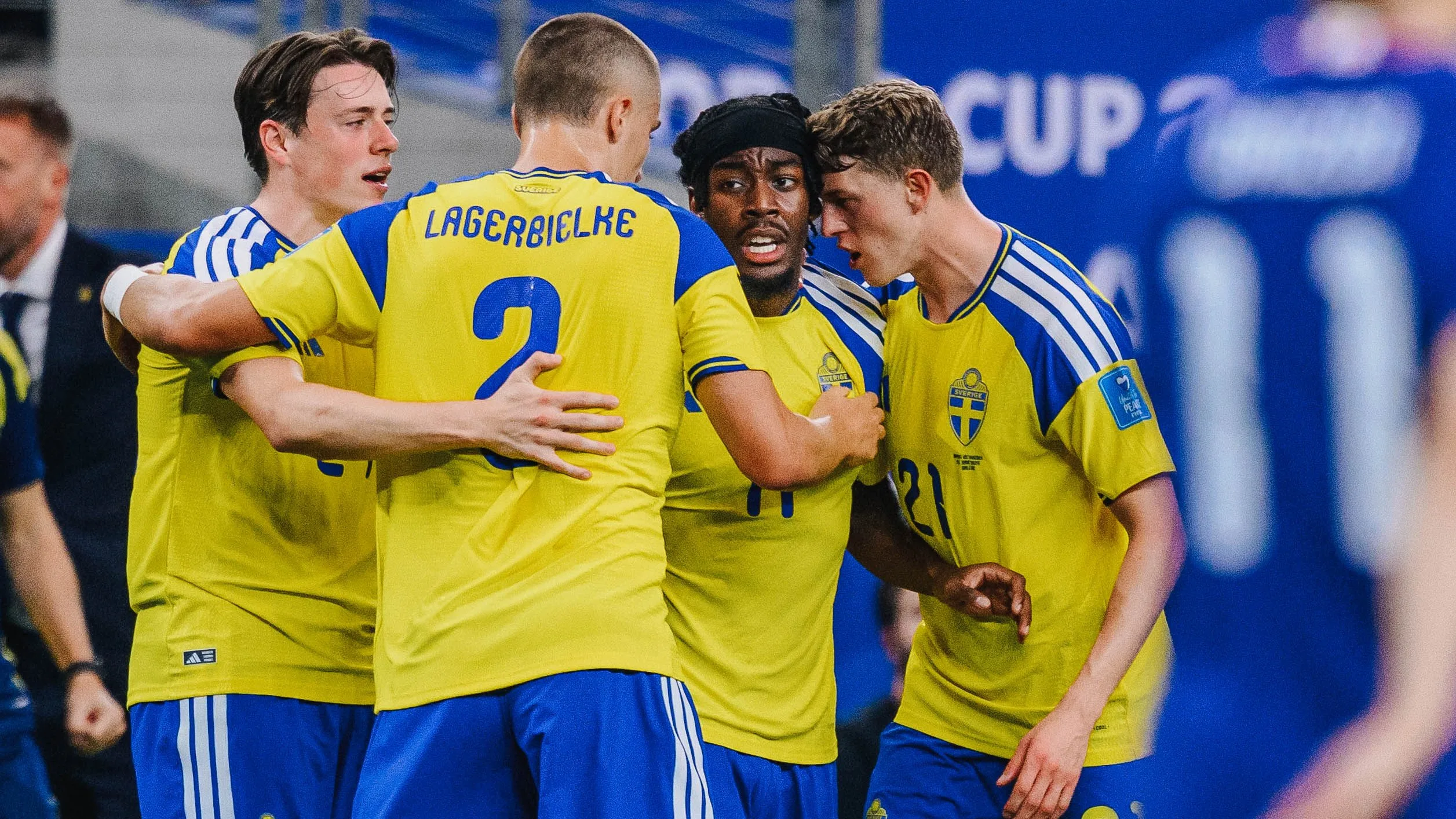 Japan and Sweden draw 1-1 to both advance at World Cup