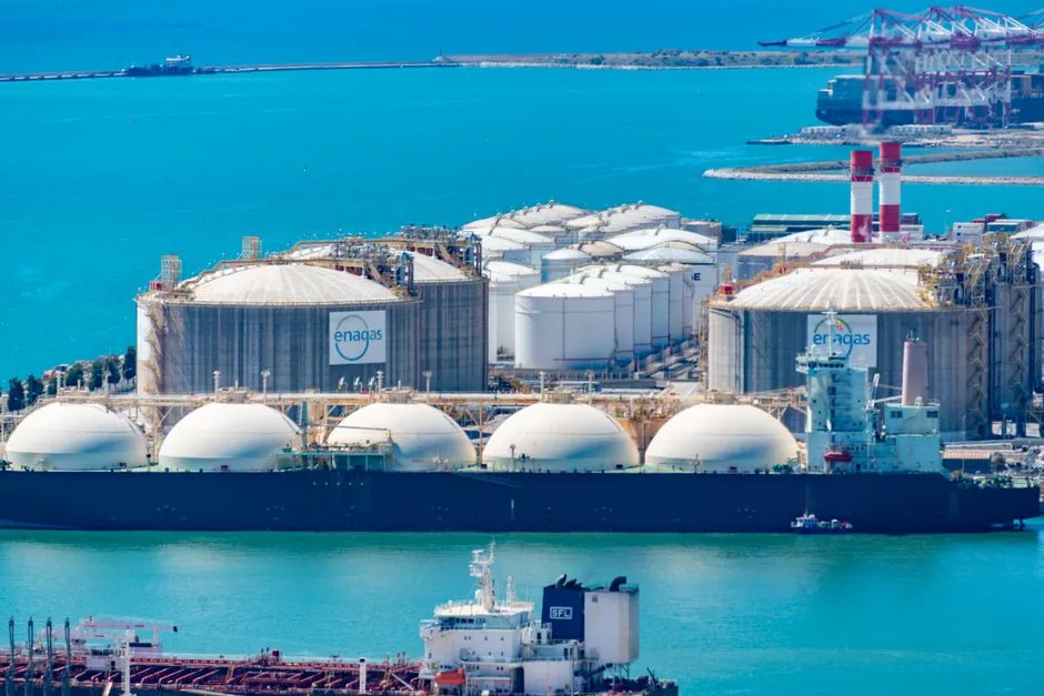 Oil slips as Doha talks cast doubt on Iran ceasefire