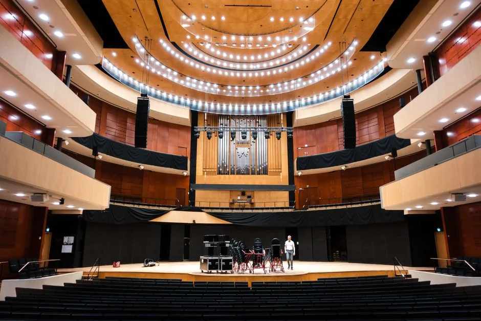 RE:SET brings multi-genre live show to Dubai Opera