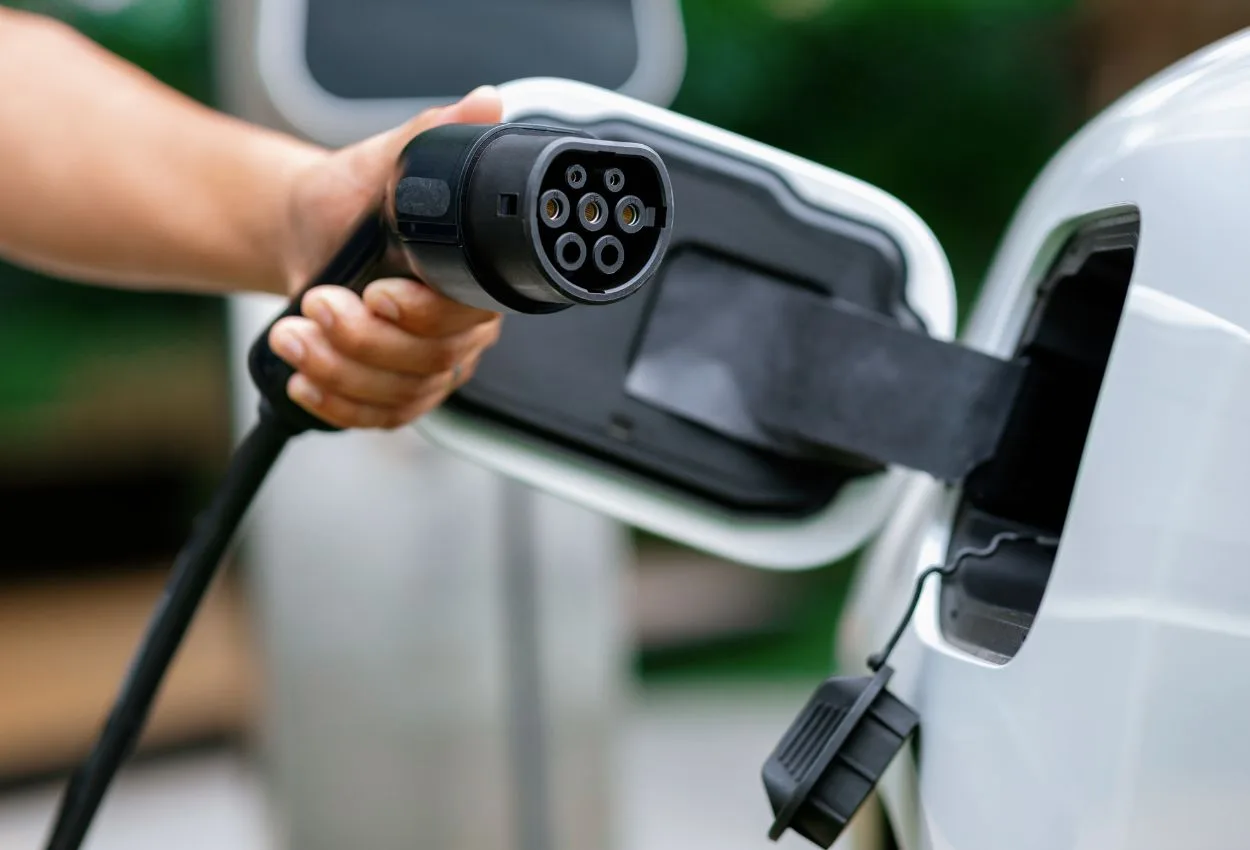 DEWA, Dubai Taxi open first ultrafast EV charging hub