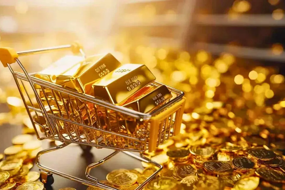 Gold heads for weekly loss as rate-hike bets weigh