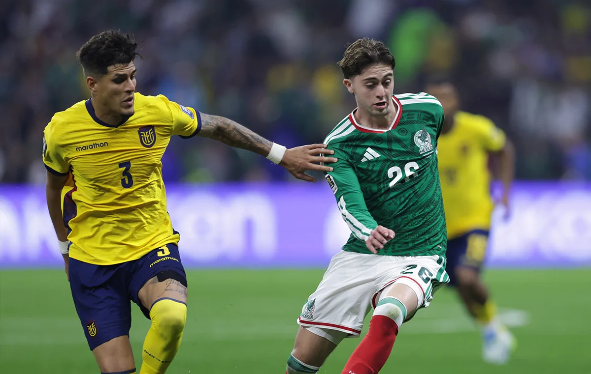 Mexico beat Ecuador to reach World Cup last 16