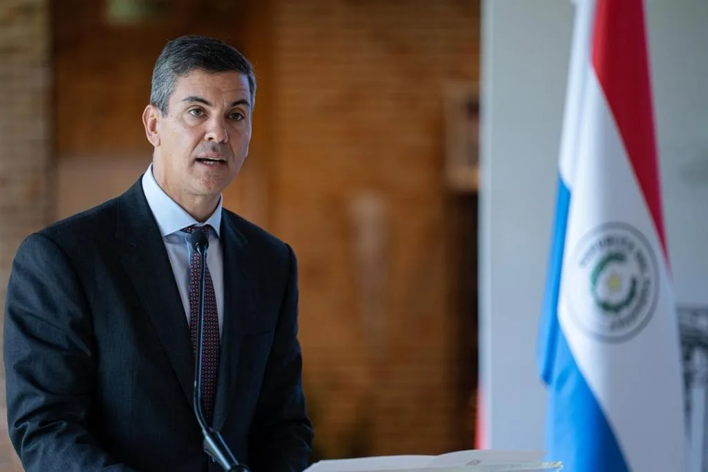 Paraguay president praises UAE economic model at Asunción forum