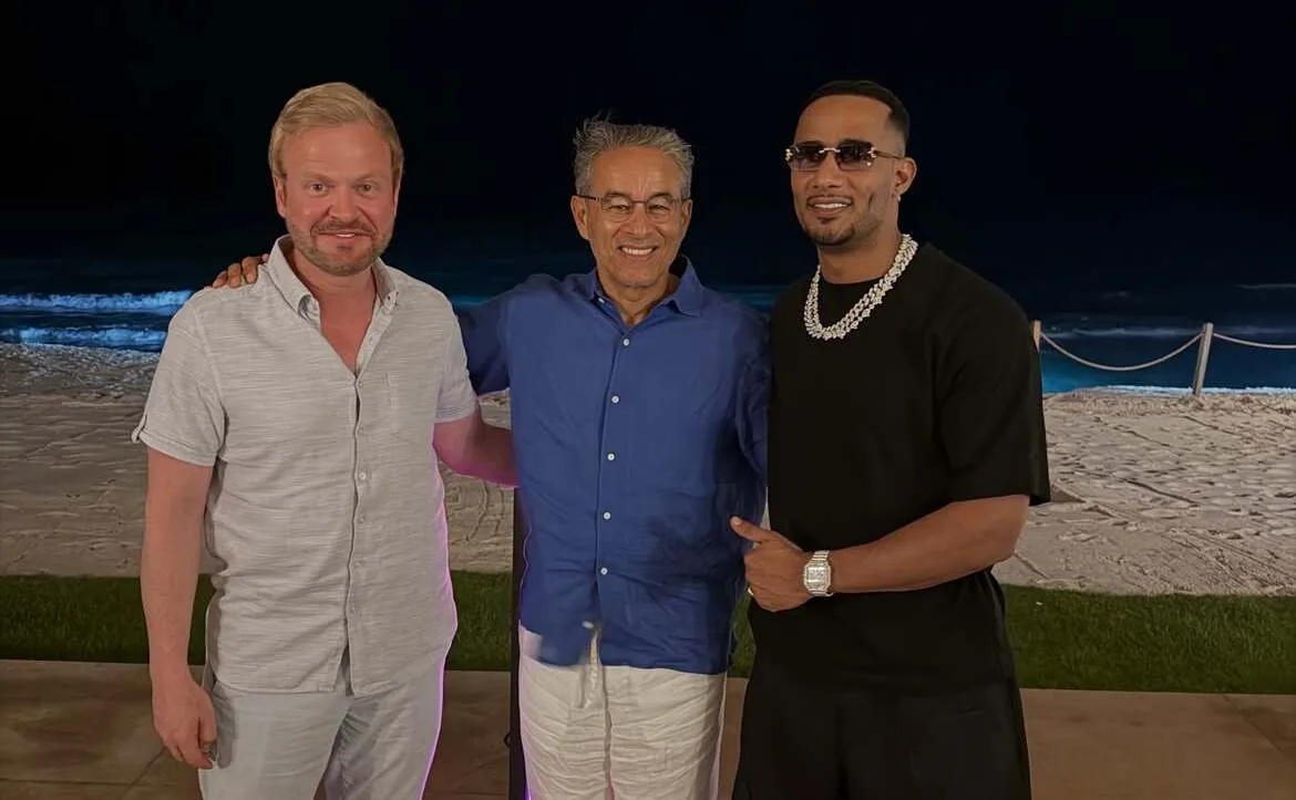 Mohamed Ramadan Poses with Businessman Mohamed Alabbar at Marassi