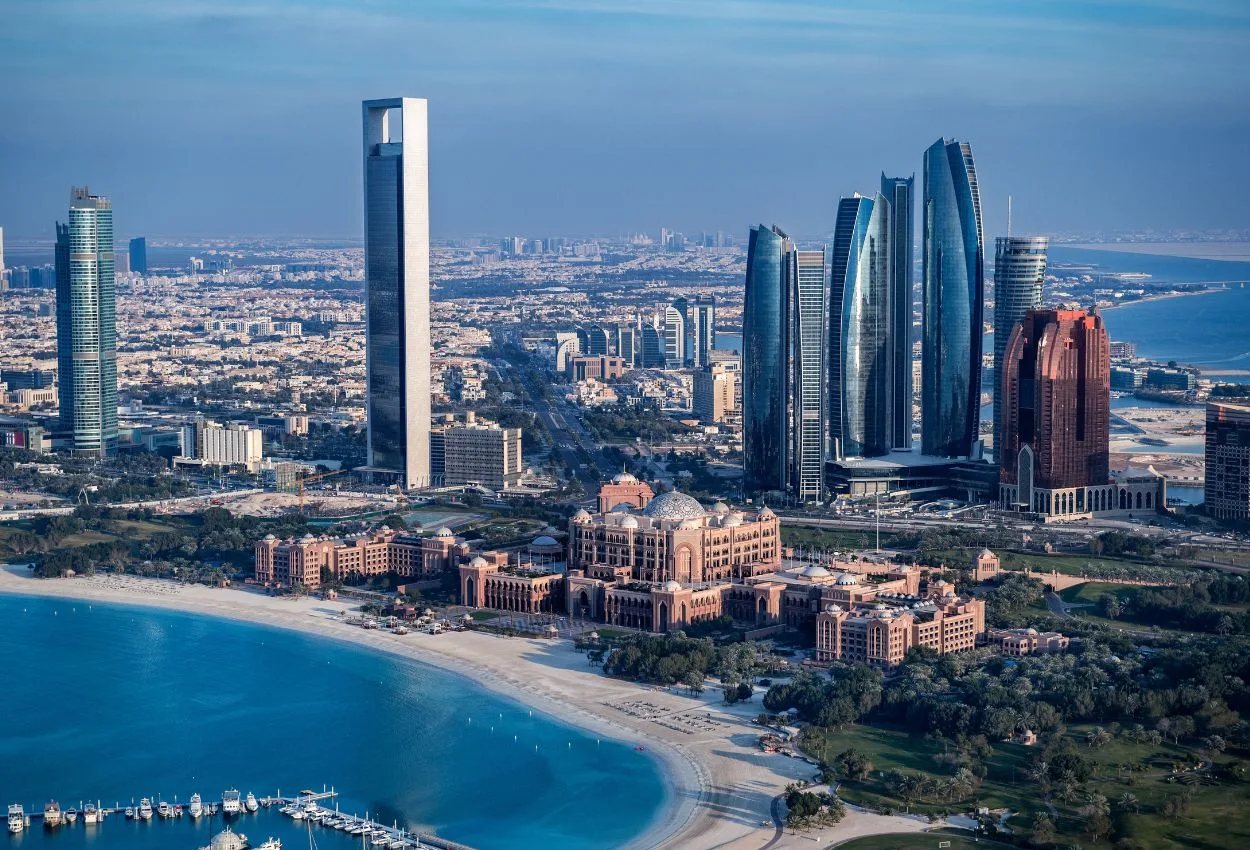 Abu Dhabi launches land purchase service for citizens near relatives