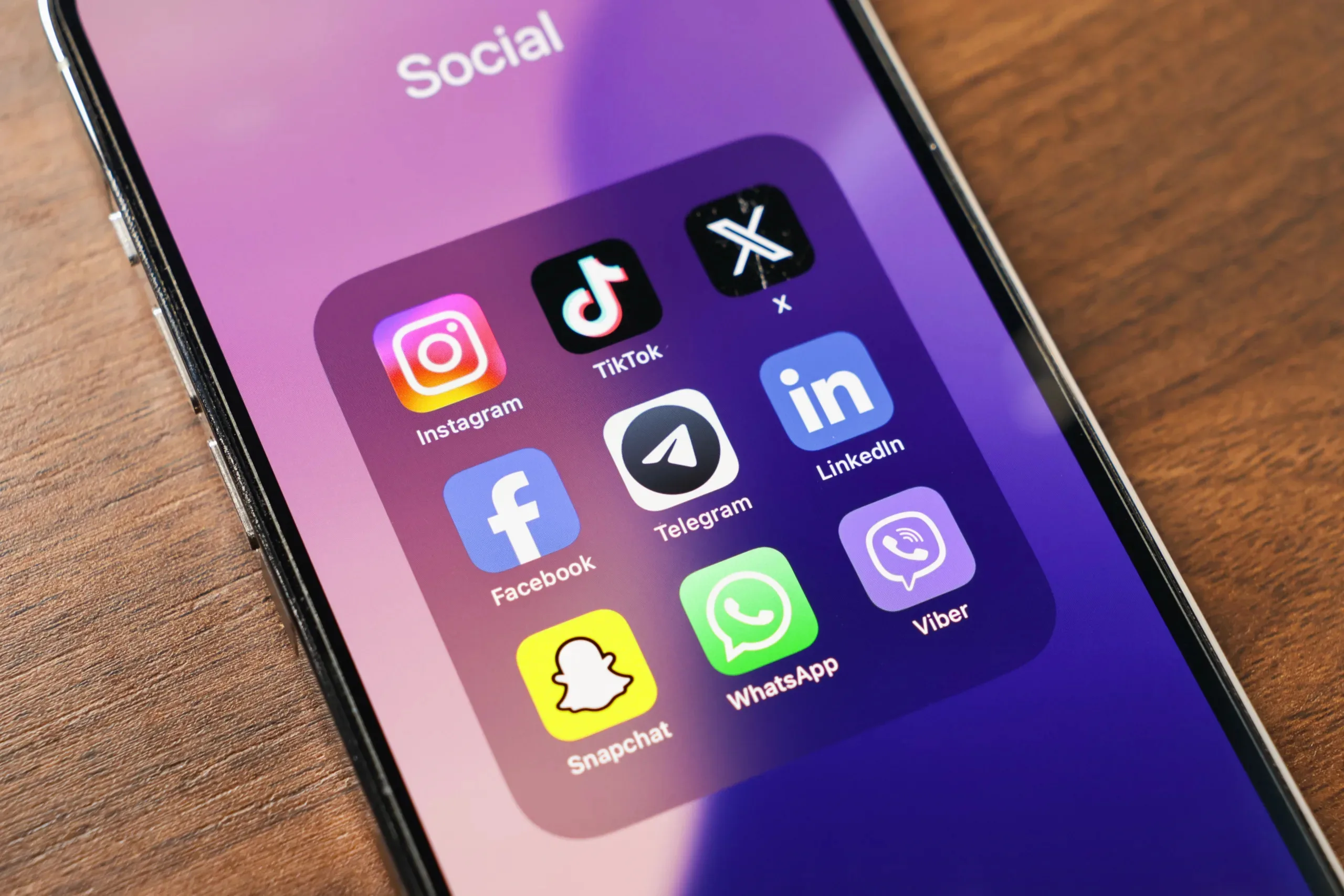 New Zealand to ban under-16s from social media
