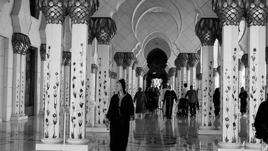 Sheikh Zayed Grand Mosque introduces entry fees