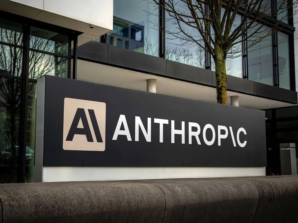 Anthropic warns of self-replicating AI within months