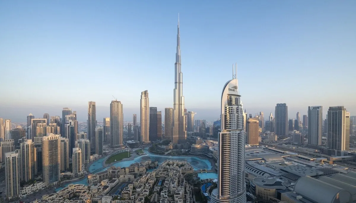 برج خليفة ووسط مدينة دبي، منظر بانورامي للمدينة